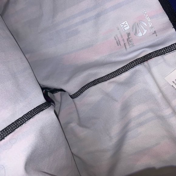 IMPACT Multicolor Leggings size XL - Picture 7 of 9